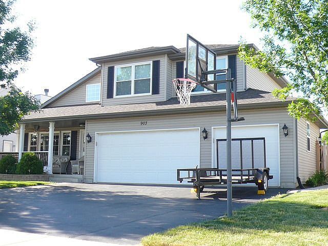 1st image of 903 Mazalin Dr