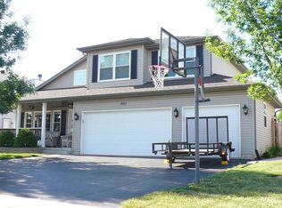 903 Mazalin Dr, Shorewood, IL 60404