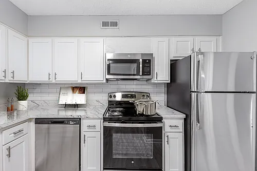 Elliot Roswell Apartments Photo 1
