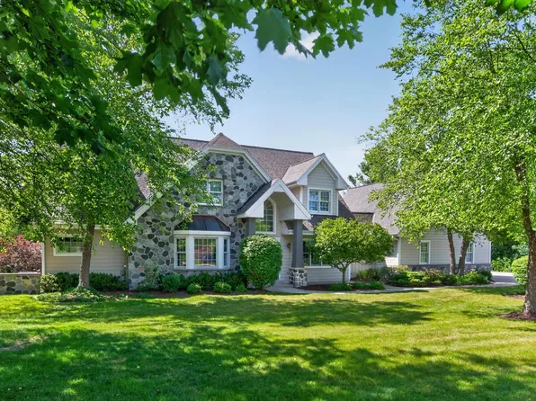 1475 Cedarton PARKWAY, Grafton, WI 53024