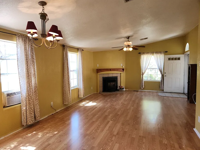 600 N Spruce Cir — Photo 4