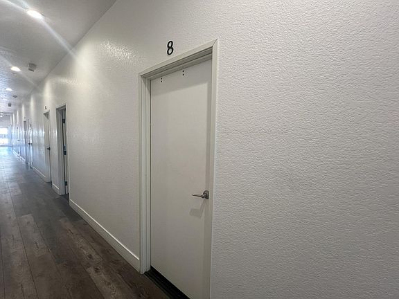 5th image of 732 E Santa Clara St