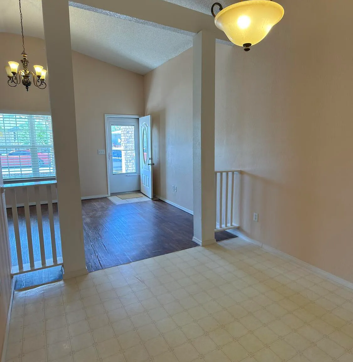 3 bed, 3.0 bath, 1092 sqft, $1,550 — Photo 4