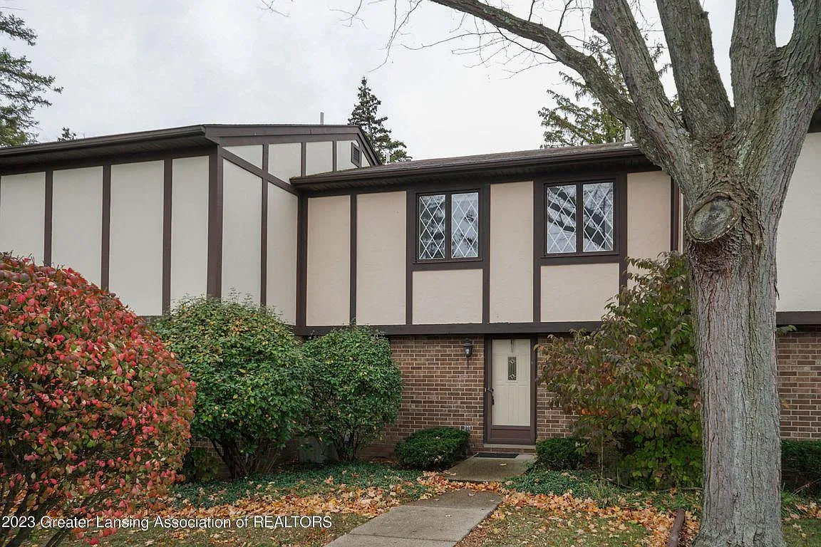 3 bed, 1.5 bath, 1392 sqft, $1,850 — Photo 1
