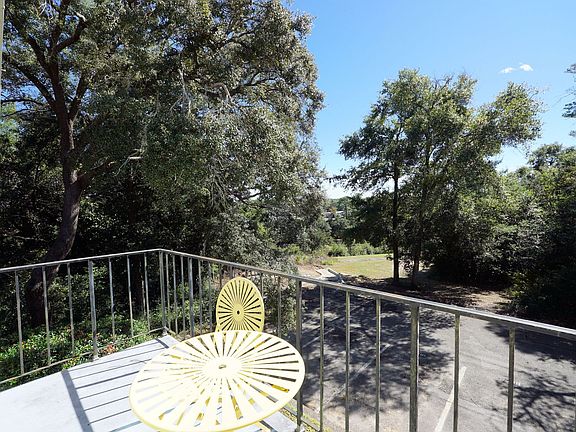 4th image of 116 Country Club Dr