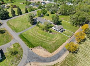 1745 Oakmont Way, Medford, OR 97504