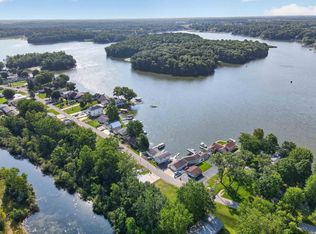 1430 N Shore Dr, Rome City, IN 46784