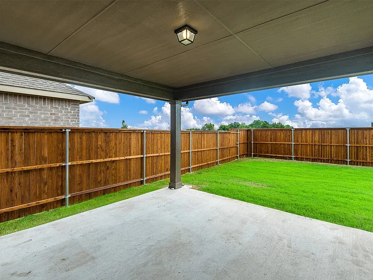 6026 Priory Dr — Photo 17