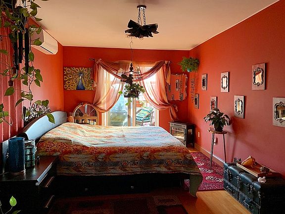 5th image of 3182 Avenue S