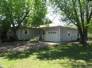 816 Fowler Dr, Lebanon, MO 65536