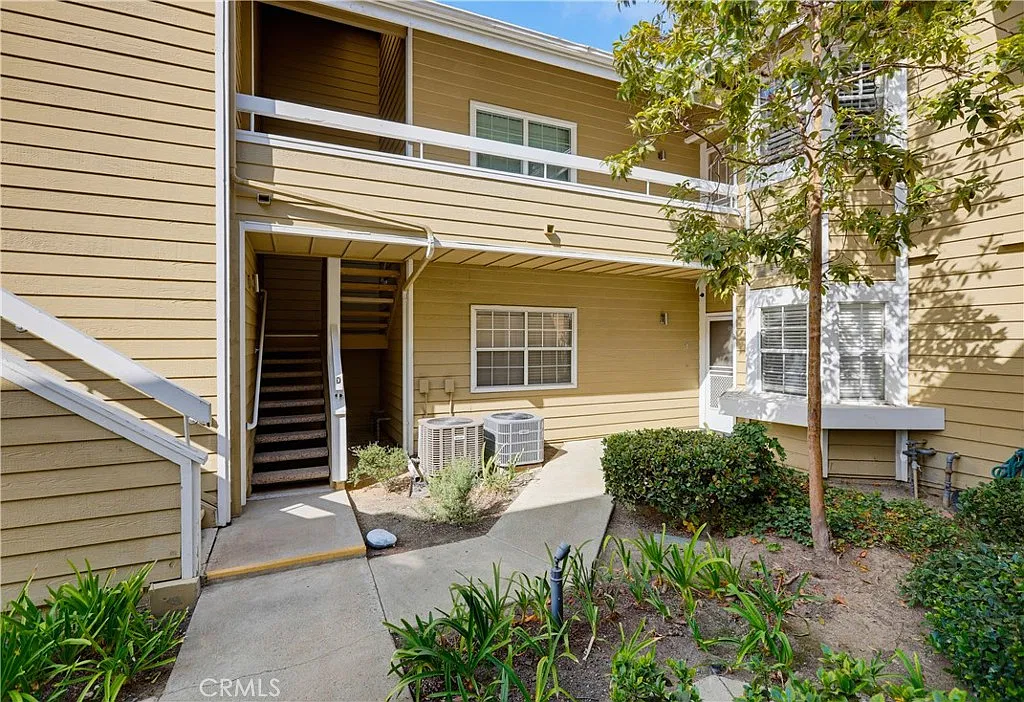 2 bed, 1566 sqft, $3,500 — Photo 3