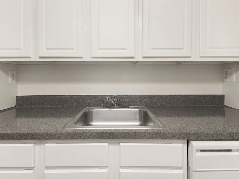 Liberty View Apartments — Photo 4