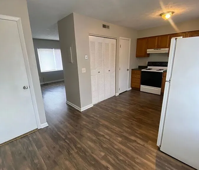 1492 Indianola Ave #7 — Photo 8