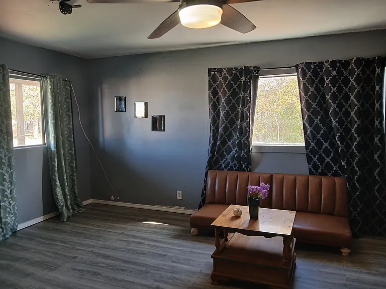 1304 Dewey Ln — Photo 6