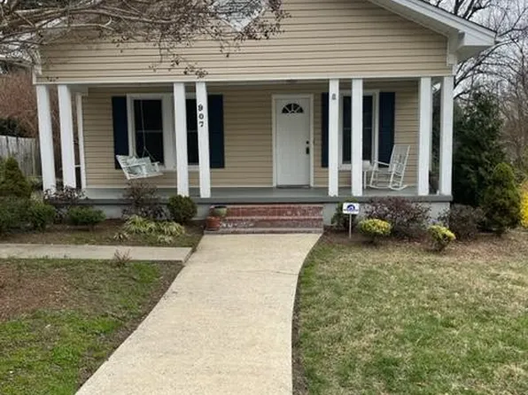 907 Englewood St, Greensboro, NC 27403