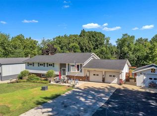 2190 Maple Grove Rd, Jackson, MI 49201