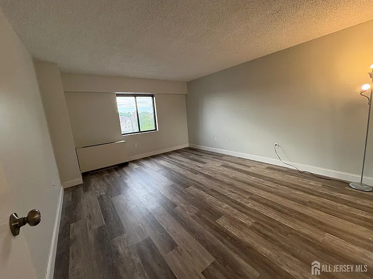 10 N Wood Ave #419 — Photo 6