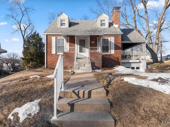 9056 McNulty Dr, Saint Louis, MO 63114