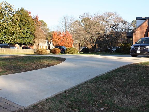 Circle driveway