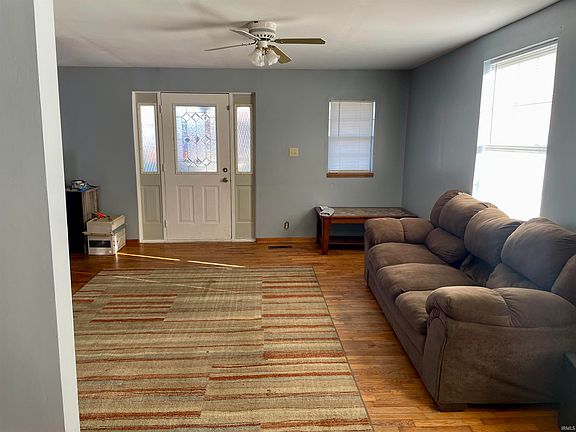 4th image of 288 N Main St