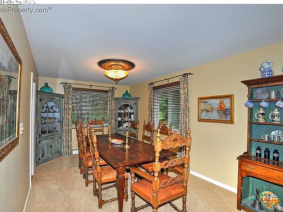 Spacious and inviting open entry
