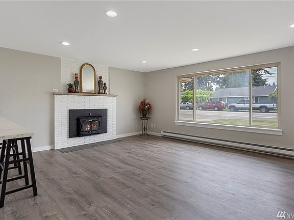 4th image of 1335 21st St SE