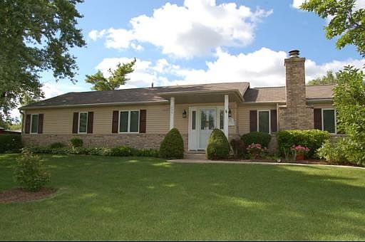 1st image of 255 Hawthorn Ln