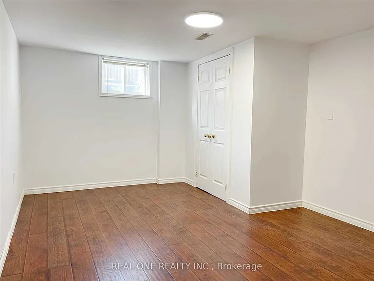 36 Victor Blvd #BASEMENT — Photo 9