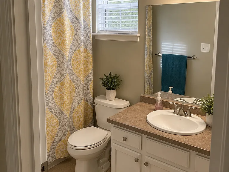 1637 Macintosh Way — Photo 3