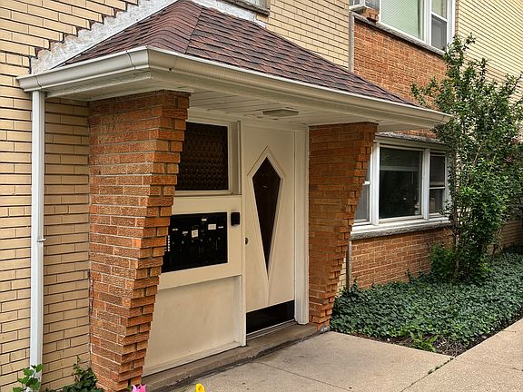 3rd image of 5011 W Diversey Ave #1N