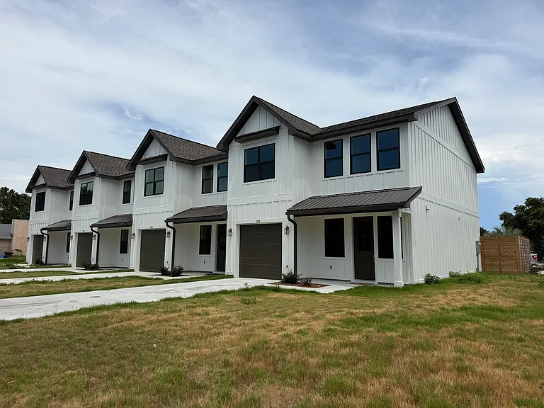 102 Grand Lagoon Shores Dr #1 — Photo 3