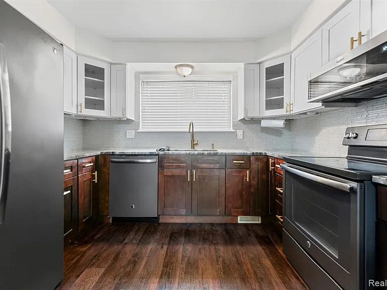 5216 Peekskill Dr — Photo 5