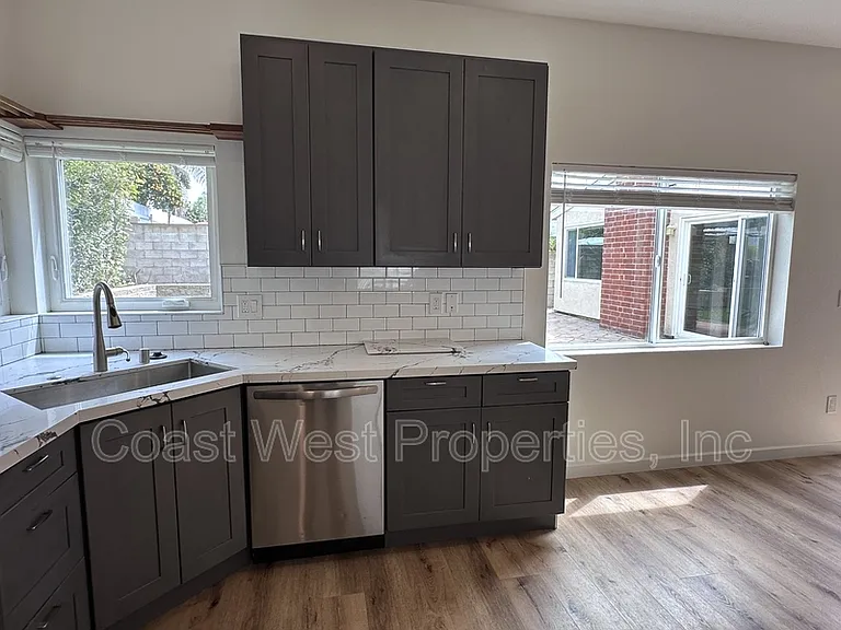 4062 Conrad Ave — Photo 31