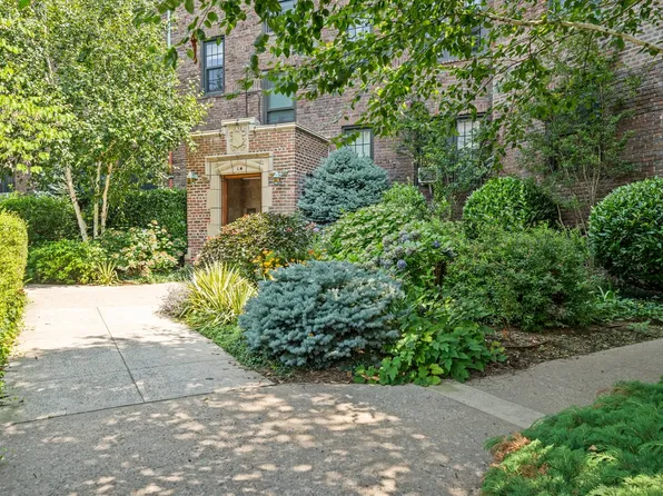 525 West 238th Street image 14 of 19