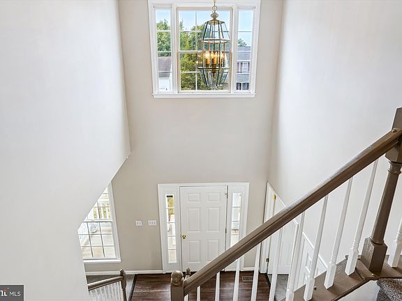 5th image of 10204 Napoleon St