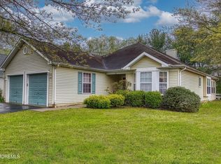 34 Meadows Ln, Whiting, NJ 08759