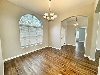 521 Woodlake Dr — Photo 4