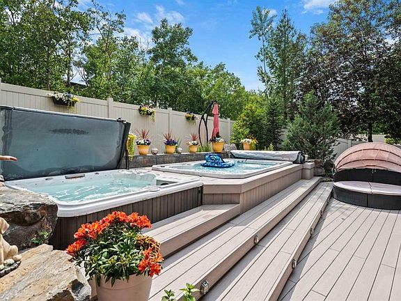 3rd image of 11 N Aspen Cliff Pl SW