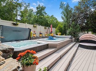 11 N Aspen Cliff Pl SW, Calgary, AB T3H 0M1