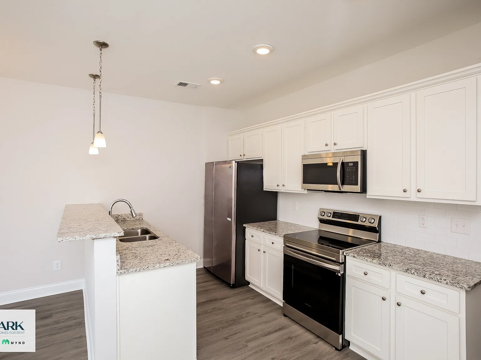 3 bed, 2.5 bath, 1350 sqft, $1,647 — Photo 4