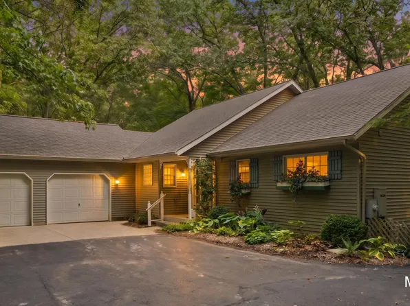 11020 Crawford Lake Trl, Cedar Springs, MI 49319