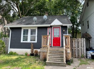 411 W Douglas Ave, Jacksonville, IL 62650