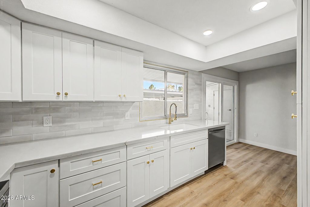 1709 W STELLA Lane, Phoenix, AZ - View 6