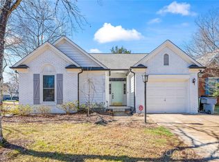 12112 Kempshott Ct, Charlotte, NC 28273