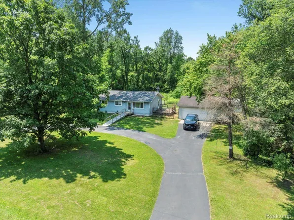 11375 Townsend Rd, Milan, MI 48160