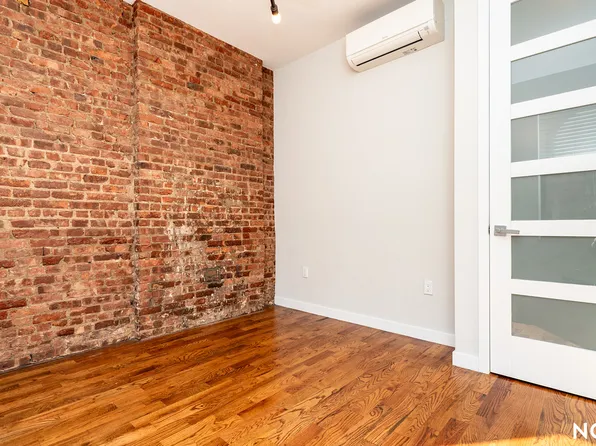 1553 De Kalb Avenue image 15 of 18