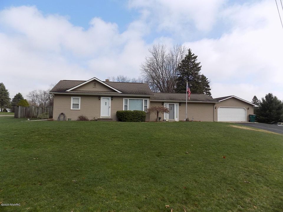 1st image of 805 Pinewood Ave