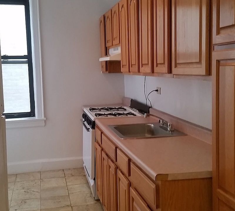 2nd image of 2333 30th Ave APT C7