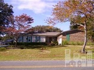708 E Hughes Rd, Hampstead, NC 28443