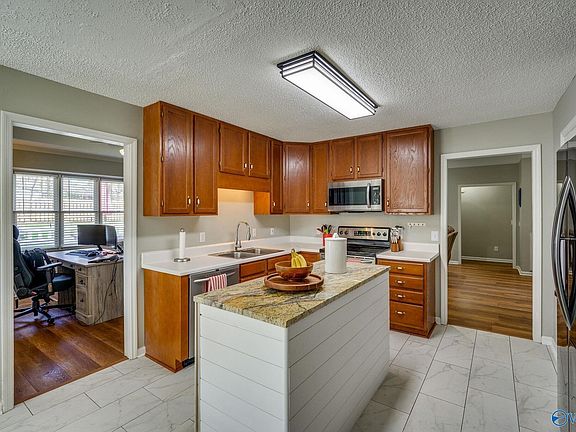 4th image of 108 Amberwood Dr